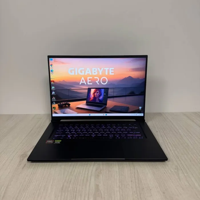 Ігровий ноутбук Gigabyte Aero X16 1WH / 16" (2560x1600) IPS / AMD Ryzen AI 7 350 (8 (16) ядер по 2,0 - 5,0 ГГц) / 32 ГБ DDR5 / 1000 ГБ SSD NVMe / nVidia GeForce RTX 5070, 8 ГБ GDDR7, 128-біт / Веб-камера б/в - зображення 2