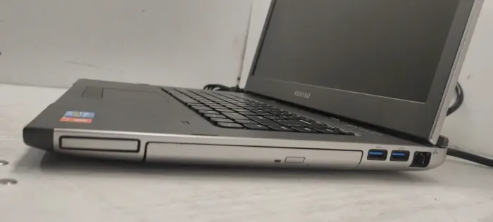 Ноутбук Dell Vostro 3560 / 15.6" (1366x768) TN / Intel Core i5-3210M (2 (4) ядра по 2.5 - 3.1 GHz) / 8 GB DDR3 / 256 GB SSD / AMD Radeon HD 7670M, 1 GB DDR3, 128-bit / WebCam б/в - зображення 5