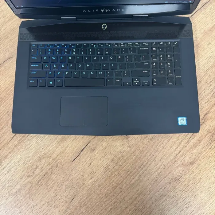 Ігровий ноутбук Б-клас Dell Alienware m17 / 17.3" (1920x1080) IPS / Intel Core i7-8750H (6 (12) ядер по 2.2 - 4.1 GHz) / 16 GB DDR4 / 128 GB SSD NVMe + 1000 GB HDD / nVidia GeForce RTX 2070 Max-Q, 8 GB GDDR6, 256-bit / WebCam б/в - зображення 7