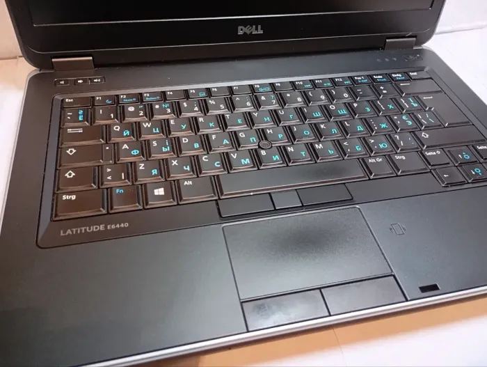 Ноутбук Б-клас Dell Latitude E6440 / 14" (1366x768) TN / Intel Core i5-4300M (2 (4) ядра по 2.6 - 3.3 GHz) / 8 GB DDR3 / 256 GB SSD / HD Graphic 4600 / WebCam / DVD-RW б/в - зображення 8