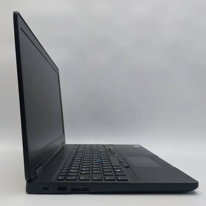 Ноутбук Dell Latitude 5590 / 15.6" (1920x1080) TN / Intel Core i5-8350U (4 (8) ядра по 1.7 - 3.6 GHz) / 16 GB DDR4 / 256 GB SSD NVMe / Intel UHD Graphics 620 / WebCam б/в - зображення 5