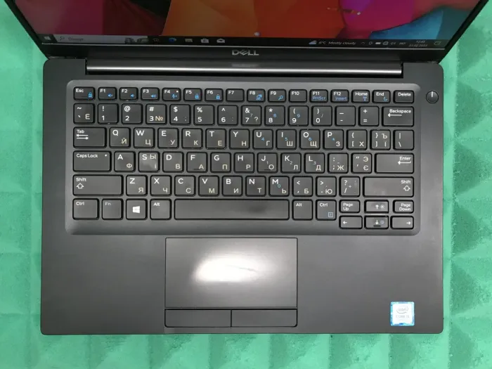 Ультрабук Dell Latitude 7390 / 13.3" IPS / Intel Core i5-8250U (4(8) ядра по 1.6-3.4GHz) / 8GB DDR4 / 128GB SSD / UHD Graphics 620 / WebCam / USB 3.1 / HDMI / Win 10 б/в - зображення 4
