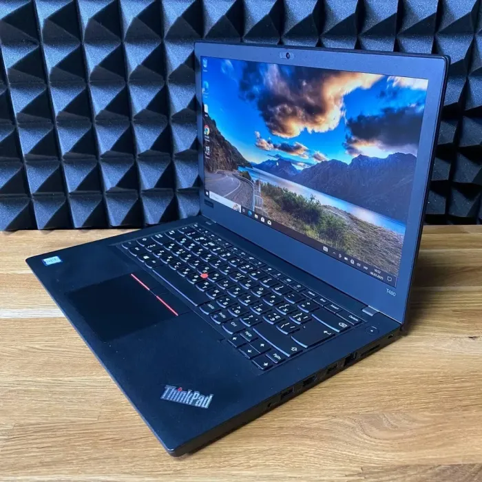 Ультрабук Lenovo ThinkPad T480 / 14" (1920x1080) TN Touch / Intel Core i5-8350U (4 (8) ядра по 1.7 - 3.6 GHz) / 16 GB DDR4 / 256 GB SSD / Intel UHD Graphics 620 / WebCam б/в - зображення 4