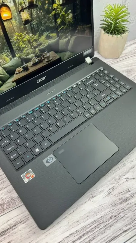 Ультрабук Acer TravelMate P215-41-G2 / 15.6" (1920x1080) IPS / AMD Ryzen 5 Pro 5650U (6 (12) ядер 2.3 - 4.2 GHz) / 8 GB DDR4 / 256 GB SSD / AMD Radeon RX Vega 7 Graphics / WebCam б/в - зображення 3
