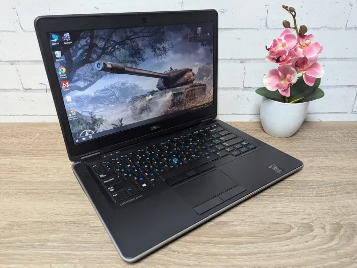 Ноутбук Б-клас Dell Latitude E7440 / 14" (1366x768) TN / Intel Core i5-4310U (2 (4) ядра по 2.0 - 3.0 GHz) / 8 GB DDR3 / 128 GB SSD / Intel HD Graphics 4400 / WebCam / USB 3.0 б/в - зображення 4