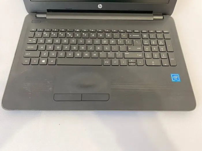 Ноутбук Б-клас HP 250 G5 / 15.6" (1366x768) TN / Intel Celeron N3060 (2 ядра по 1.6 - 2.48 GHz) / 8 GB DDR3 / 240 GB SSD / Intel HD Graphics 400 / WebCam / DVD-RW / HDMI б/в - зображення 4