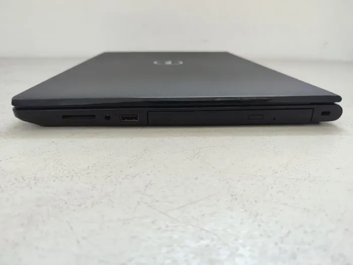 Ноутбук Dell Vostro 3568 / 15.6" (1366x768) TN / Intel Core i5-7200U (2 (4) ядра по 2.5 - 3.1 GHz) / 8 GB DDR3 / 240 GB SSD / Intel HD Graphics 620 / WebCam / DVD-ROM б/в - зображення 4