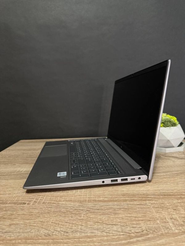 Ультрабук HP ZBook Power G7 / 15.6'' (1920x1080) IPS / Intel Core i7-10750H (6 (12) ядер по 2.6 - 5.0 GHz) / 16 GB DDR4 / 512 GB SSD / Intel UHD Graphics / WebCam / Windows Lic б/в - зображення 5