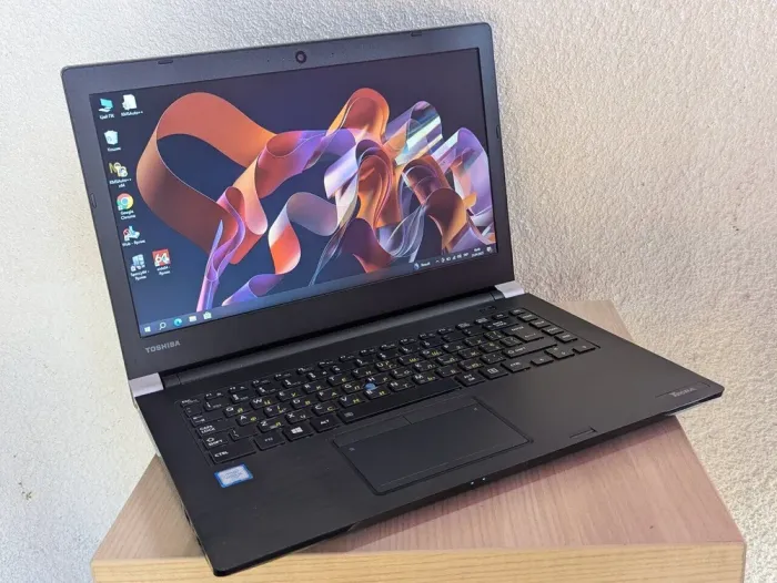 Ноутбук Toshiba Tecra A40-D / 14" (1366x768) TN / Intel Core i5-7300U (2 (4) ядра по 2.6 - 3.5 GHz) / 8 GB DDR4 / 128 GB SSD / Intel HD Graphics 620 / WebCam б/в - зображення 2