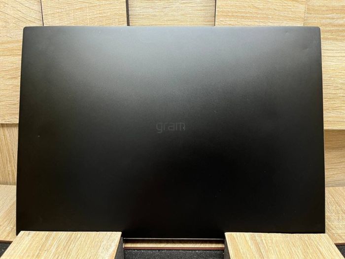 Ультрабук-трансформер LG gram 14T90R-K.AAB8U1 / 14" (1920x1200) IPS Touch / Intel Core i7-1360P (12 (16) ядер по 2.2 - 5.0 GHz) / 16 GB DDR5 / 512 GB SSD M.2 / Intel Iris Xe Graphics / WebCam б/в - зображення 8