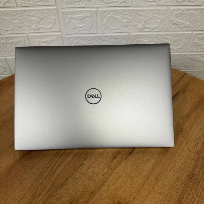Мобільна робоча станція Б-клас Dell Precision 5550 / 15.6" (3840x2400) IPS Touch / Intel Core i7-10875H (8 (16) ядер по 2.3 - 5.1 GHz) / 32 GB DDR4 / 1000 GB SSD / nVidia Quadro T2000 Max-Q, 4 GB GDDR5, 128-bit / WebCam б/в - зображення 3