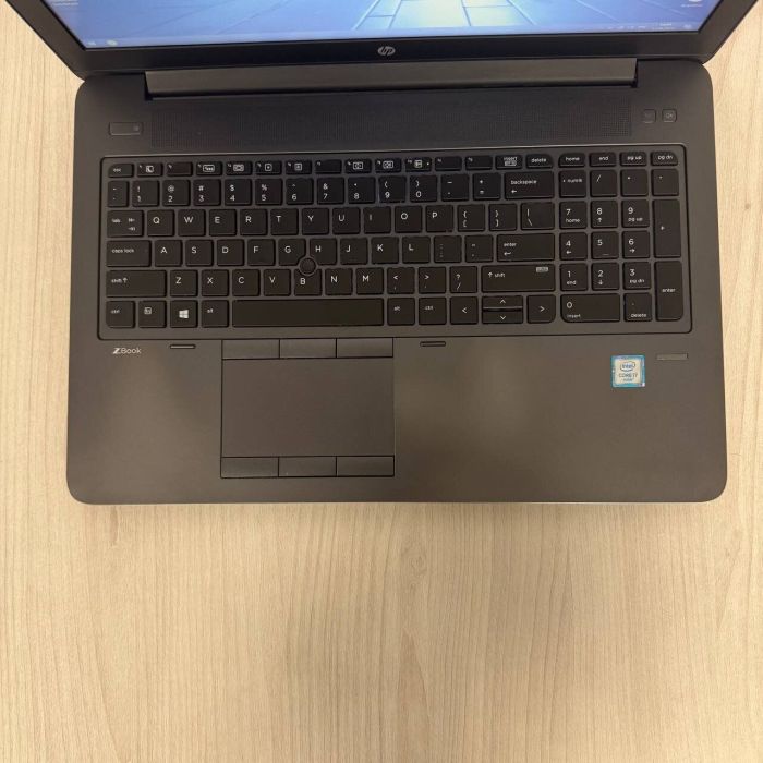Мобільна робоча станція HP ZBook 15 G3 / 15.6" (1920x1080) IPS / Intel Core i7-6700HQ (4 (8) ядра по 2.6 - 3.5 GHz) / 32 GB DDR4 / 512 GB SSD M.2 / nVidia Quadro M2000M, 4 GB DDR3, 128-bit / WebCam б/в - зображення 7