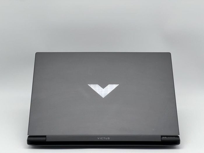 Ігровий ноутбук Б-класу HP Victus 15-fb3001nr / 15,6" (1920x1080 ) IPS / AMD Ryzen Al 7 350 (8 (16) ядер по 2.0 - 5.0 ГГц) / 32 ГБ DDR5 / 960 ГБ SSD / nVidia GeForce RTX 5060, 8 ГБ GDDR7, 128-біт / Веб-камера б/в - зображення 5