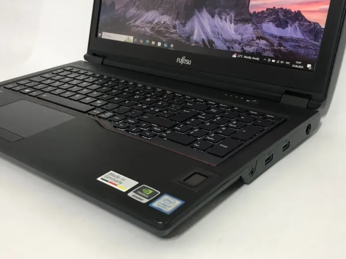Мобільна робоча станція Б-клас Fujitsu Celsius H780 / 15.6" (1920x1080) IPS / Intel Core i7-8750H (6 (12) ядер по 2.2 - 4.1 GHz) / 16 GB DDR4 / 512 GB SSD / nVidia Quadro P1000, 4 GB GDDR5, 128-bit / WebCam / Win 10 Pro б/в - зображення 9