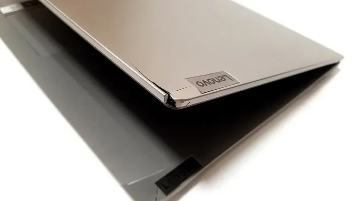 Ноутбук Б-клас Lenovo IdeaPad 3 17IML05 / 17.3" (1600x900) TN / Intel Core i3-10110U (2 (4) ядра по 2.1 - 4.1 GHz) / 8 GB DDR4 / 512 GB SSD M.2 / Intel UHD Graphics / WebCam / Win 10 Home б/в - зображення 4