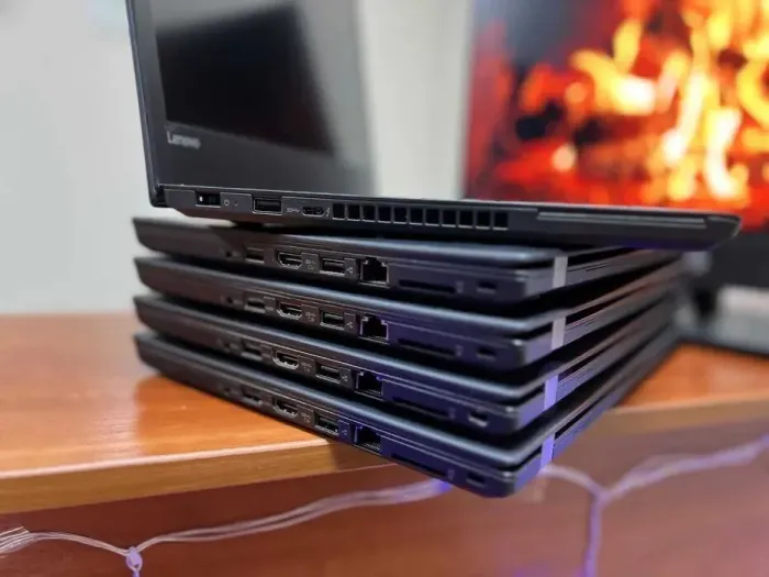 Ноутбук Lenovo ThinkPad T470 / 14" (1920x1080) IPS / Intel Core i7-6600U (2 (4) ядра 2.6 - 3.4 GHz) / 8 GB DDR4 / 256 GB SSD / Intel HD Graphics 520 / WebCam / Fingerprint / HDMI / Две АКБ / Windows 10 б/в - зображення 6