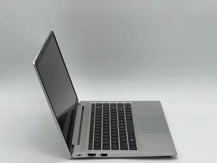 Ультрабук HP ProBook 445 G8 / 14" (1920x1080) IPS / AMD Ryzen 5 5600U (6 (12) ядер по 2.3 - 4.2 GHz) / 16 GB DDR4 / 240 GB SSD / AMD Radeon Vega 7 Graphics / WebCam / Fingerprint б/в - зображення 3