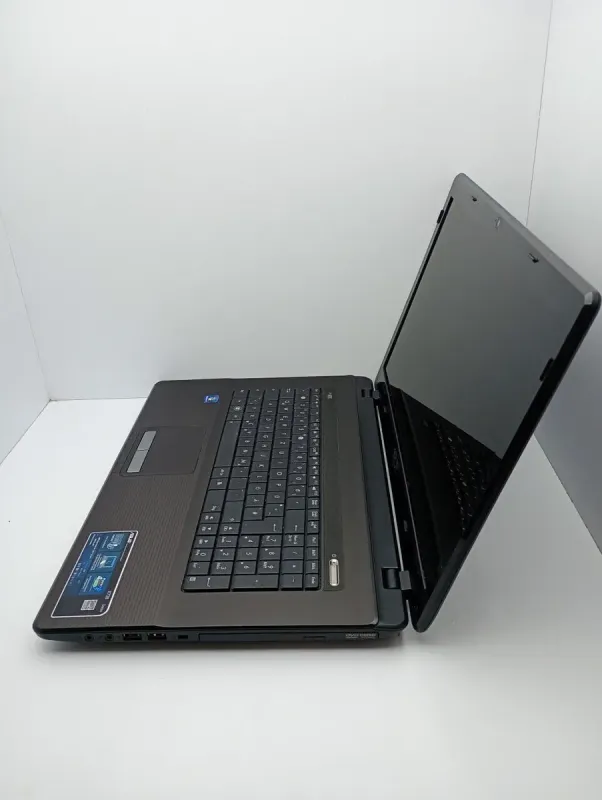 Ноутбук Asus X73 / 17.3" (1600x900) TN / AMD E-450 (2 ядра по 1.66 GHz) / 4 GB DDR3 / 120 GB SSD + 320 GB HDD / AMD Radeon HD 6320M / WebCam б/в - зображення 6