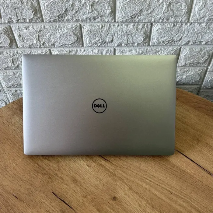 Ігровий ноутбук Dell XPS 15 9560 / 15.6" (1920x1080) IPS / Intel Core i5-7300HQ (4 ядра по 2.5 - 3.5 GHz) / 16 GB DDR4 / 256 GB SSD / nVidia GeForce GTX 1050, 4 GB GDDR5, 128-bit / WebCam б/в - зображення 3