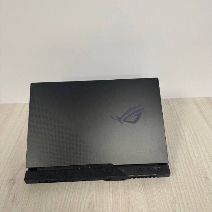 Ігровий ноутбук Б-класу Asus ROG Strix G15 Advantage Edition G513QY / 15.6" (1920x1080) IPS / AMD Ryzen 9 5900HX (8 (16) ядер по 3,3 - 4,6 ГГц) / 16 ГБ DDR4 / 512 ГБ SSD NVMe / AMD Radeon RX 6800M, 12 ГБ GDDR6, 192-біт б/в - зображення 3