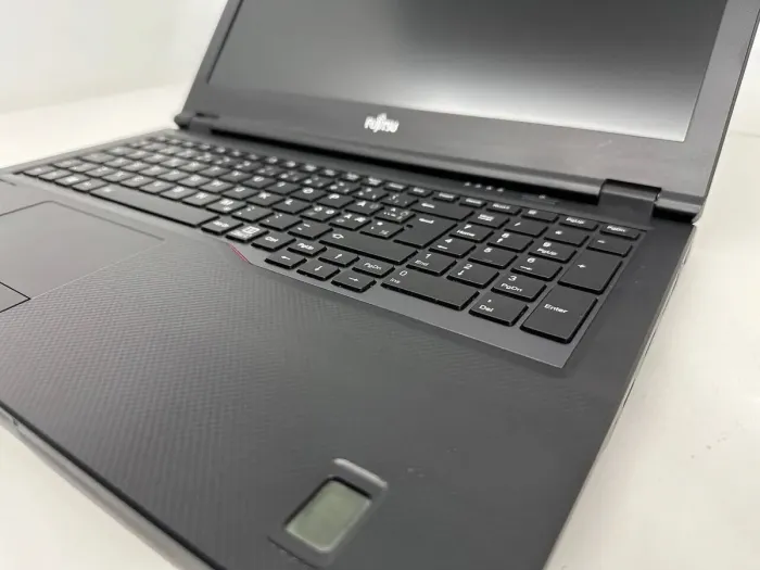 Ноутбук Fujitsu LifeBook E5511 / 15.6" (1920x1080) IPS / Intel Core i5-1135G7 (4 (8) ядра по 2.4 - 4.2 GHz) / 8 GB DDR4 / 256 GB SSD / Intel Iris Xe Graphics / WebCam б/в - зображення 7