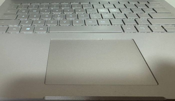 Ультрабук-трансформер Microsoft Surface Book 2 / 13.5" (3000x2000) IPS Touch / Intel Core i5-7300U (2 (4) ядра по 2.6 - 3.5 GHz) / 8 GB DDR3 / 256 GB SSD / Intel HD Graphics 620 / WebCam б/в - зображення 8