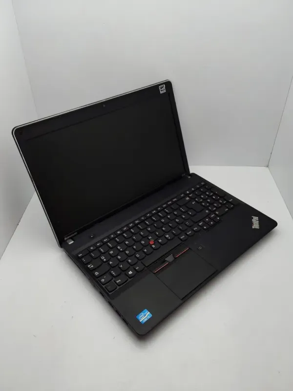 Ноутбук Lenovo ThinkPad E530 / 15.6" (1366x768) TN / Intel Core i5-3210M (2 (4) ядра по 2.5 - 3.1 GHz) / 6 GB DDR3 / 320 GB HDD / Intel HD Graphics 4000 / WebCam б/в - зображення 3