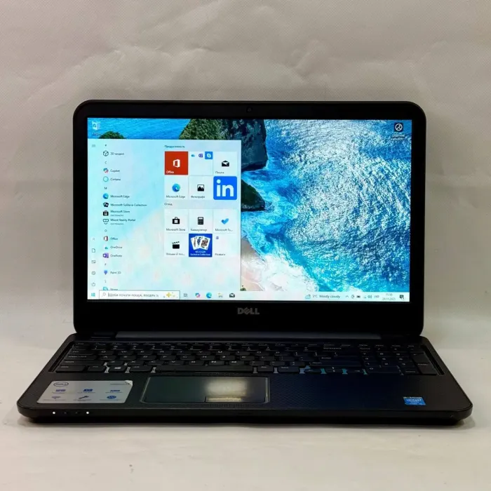 Ноутбук Б-клас Dell Inspiron 3537 / 15.6" (1366x768) TN / Intel Core i3-4010U (2 (4) ядра по 1.7 GHz) / 8 GB DDR3 / 500 GB HDD / Intel HD Graphics 4400 / WebCam / DVD-ROM / Windows 10 Pro б/в - зображення 2