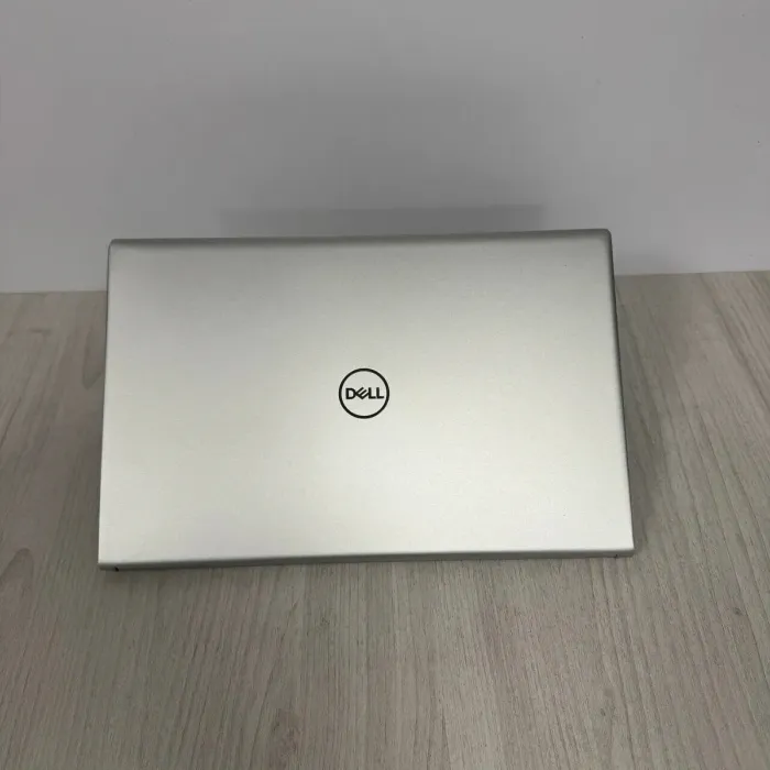 Ультрабук Б-клас Dell vostro 5510 / 15.6" (1920x1080) IPS / Intel Core i5-11300H (4 (8) ядра по 3.1 - 4.4 GHz) / 12 GB DDR4 / 256 GB SSD / Intel Iris Xe Graphics / WebCam б/в - зображення 8
