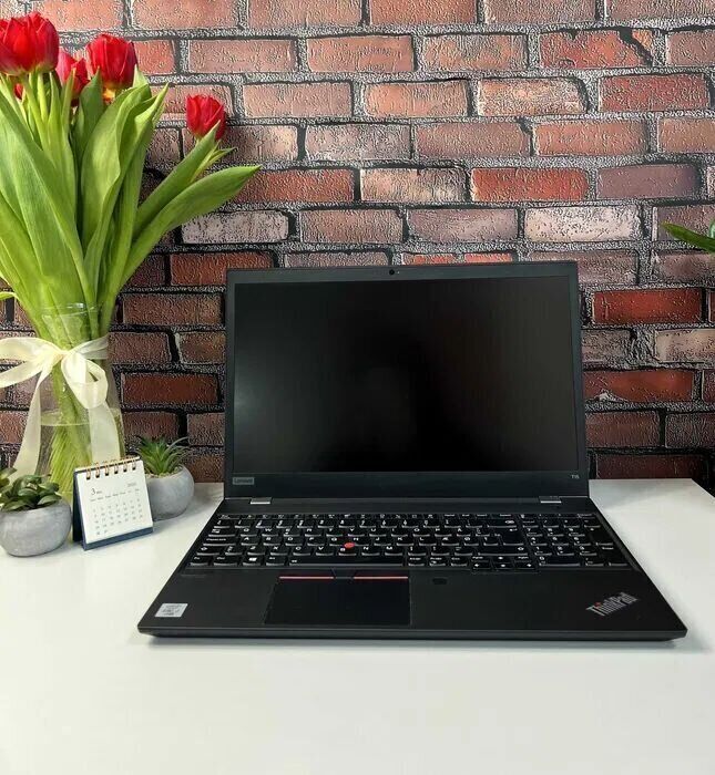 Ультрабук Lenovo ThinkPad T15 Gen 2 / 15.6" (1920x1080) IPS / Intel Core i7-10610U (4 (8) ядра по 1.8 - 4.9 GHz) / 32 GB DDR4 / 512 GB SSD M.2 / nVidia GeForce MX330, 2 GB GDDR5, 64-bit / WebCam / Win 10 Pro б/в - зображення 2