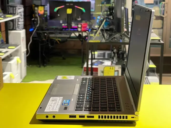 Ноутбук HP EliteBook 8460p / 14" (1366x768) TN / Intel Core i5-2520M (2 (4) ядра по 2.5 - 3.2 GHz) / 8 GB DDR3 / 480 GB SSD / Intel HD Graphics 3000 / WebCam б/в - зображення 4