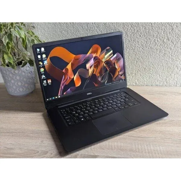 Ноутбук Dell Vostro 5581 / 15.6" (1920x1080) IPS / Intel Core i5-8265U (4 (8) ядра по 1.6 - 3.9 GHz) / 8 GB DDR4 / 128 GB SSD / Intel UHD Graphics 620 / WebCam б/в - зображення 3