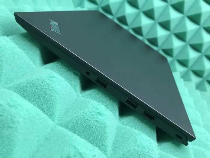 Ультрабук Б-клас Lenovo ThinkPad X1 Carbon (4th Gen) / 14" (1920x1080) IPS / Intel Core i5-6300U (2 (4) ядра по 2.4 - 3.0 GHz) / 8 GB DDR3 / 256 GB SSD M.2 / Intel HD Graphics 520 / WebCam / Fingerprint б/в - зображення 8