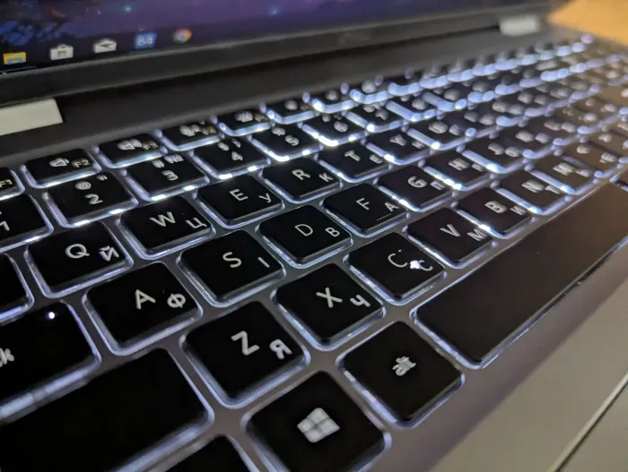 Ноутбук робоча станція Dell Precision 3560 / 15.6" (1920x1080) IPS / Intel Core i7-1185G7 (4 (8) ядра по 3.0 - 4.8 GHz) / 32 GB DDR4 / 512 GB SSD / nVidia T500, 2 GB GDDR6, 64-bit / WebCam / HDMI / Windows 10 б/в - зображення 6