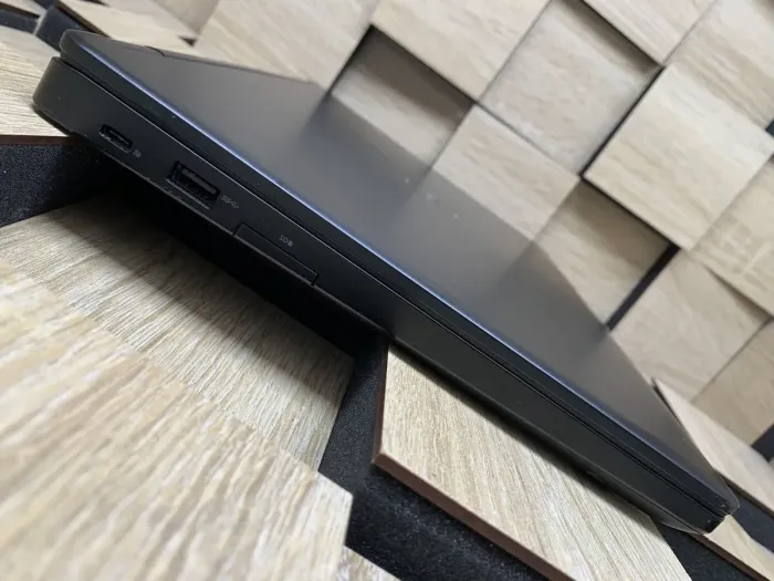 Ноутбук Б-клас Dell Latitude 5480 / 14" (1366x768) TN / Intel Core i5-6300U (2 (4) ядра по 2.4 - 3.0 GHz) / 8 GB DDR4 / 128 GB SSD M.2 / Intel HD Graphics 520 / WebCam / USB 3.1 / HDMI / Windows 10 б/в - зображення 5