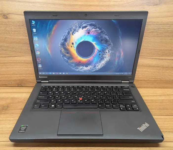 Ноутбук Б-клас Lenovo ThinkPad T440p / 14" (1366x768) TN / Intel Core i5-4200U (2 (4) ядра по 1.6 - 2.6 GHz) / 8 GB DDR3 / 240 GB SSD / Intel HD Graphics 4400 / WebCam / Windows 10 б/в - зображення 2
