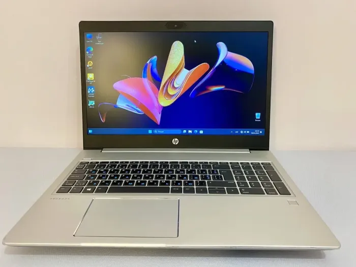 Ультрабук HP ProBook 455 G7 / 15.6" (1366x768) TN / AMD Ryzen 3 4300U (4 ядра по 2.7 - 3.7 GHz) / 8 GB DDR4 / 128 GB SSD / AMD Radeon Graphics / WebCam / HDMI б/в - зображення 2