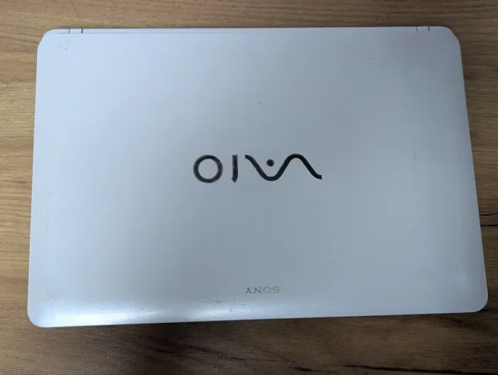 Ноутбук Б-клас Sony SVF153A1YM / 15.6" (1366x768) TN / Intel Core i5-4200U (2 (4) ядра по 1.6 - 2.6 GHz) / 8 GB DDR3 / 256 GB SSD / nVidia GeForce GT 740M, 2 GB GDDR3, 64-bit / WebCam / DVD-ROM б/в - зображення 9