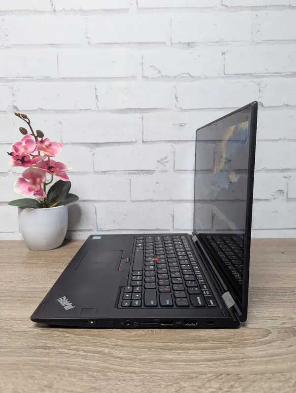 Ноутбук-трансформер Б-клас Lenovo Yoga 370 / 13.3" (1920x1080) TN Touch / Intel Core i5-7200U (2 (4) ядер по 2.5 - 3.1 GHz) / 8 GB DDR4 / 128 GB SSD / Intel HD Graphics 620 / WebCam б/в - зображення 9