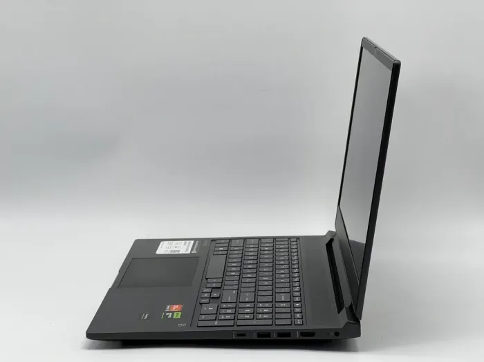 Ігровий ноутбук Б-класу HP Victus 16-s0077NR / 16.1" (1920x1080) IPS / AMD Ryzen 7 7840HS (8 (16) ядер по 3,8 - 5,1 ГГц) / 16 ГБ DDR5 / 1024 ГБ SSD / nVidia GeForce RTX 4050, 6 ГБ GDDR6, 96-біт / WebCam б/в - зображення 4