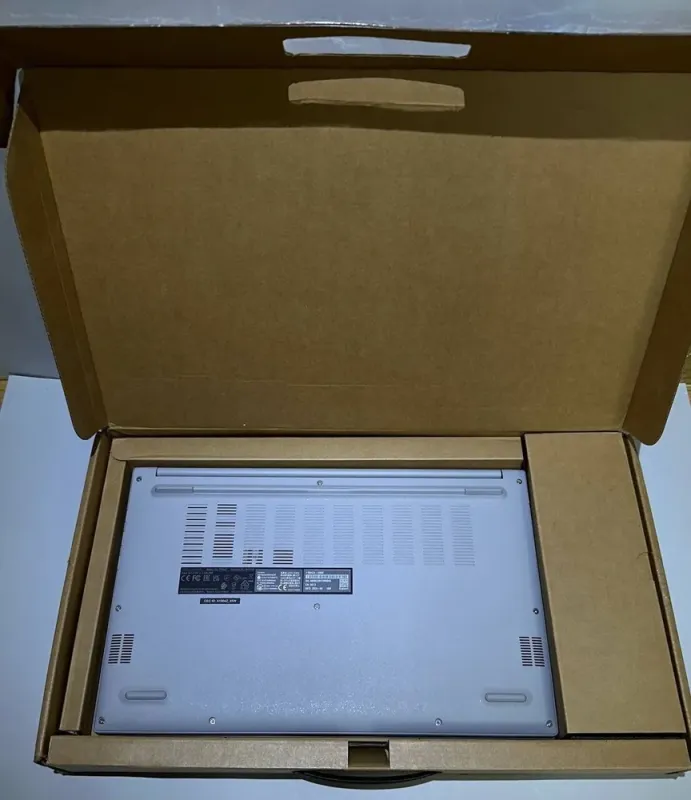 Ультрабук ASUS F1504ZA-SB55 Vivobook / 15.6" (1920x1080) IPS / Intel Core i5-1235u (10 (12) ядер по 3.3 - 4.4 GHz) / 12 GB DDR4 / 512 GB SSD / Intel Iris Xe Graphics / WebCam - зображення 5