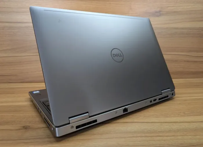 Мобільна робоча станція Dell Precision 7540 / 15.6" (1920x1080) IPS / Intel Core i7-9850H (6 (12) ядер по 2.6 - 4.6 GHz) / 32 GB DDR4 / 1000 GB SSD / nVidia Quadro RTX 3000, 6 GB GDDR6, 192-bit / WebCam / TouchID / Windows 10 б/в - зображення 7
