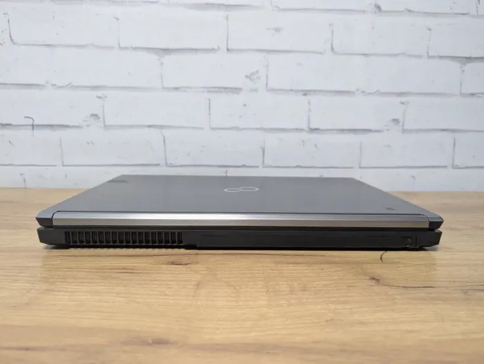 Мобільна робоча станція Б-клас Fujitsu Celsius H730 / 15.6" (1920x1080) TN / Intel Core i7-4810MQ (4 (8) ядер по 2.8 - 3.8 GHz) / 24 GB DDR3 / 256 GB SSD / nVidia Quadro K510M, 1 GB GDDR5, 64-bit / WebCam / DVD-ROM б/в - зображення 10