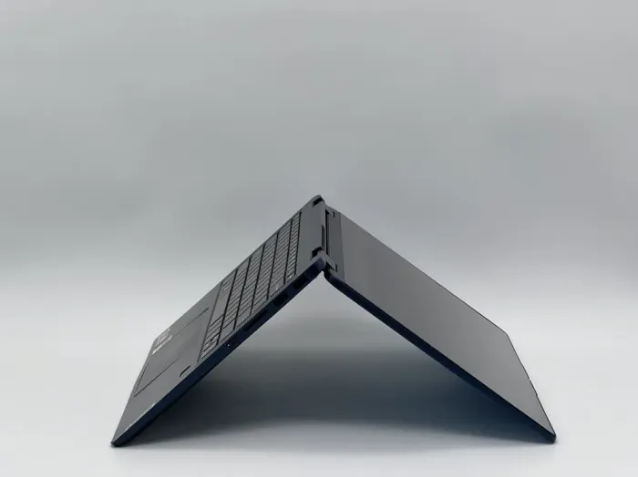 Ультрабук-трансформер Lenovo IdeaPad Flex 5 14ABR8 / 14" (1920x1080) IPS Touch / AMD Ryzen 5 7530U (6 (12) ядер по 2.0 - 4.5 GHz) / 8 GB DDR4 / 240 GB SSD / AMD Radeon RX Vega 7 Graphics / WebCam б/в - зображення 5