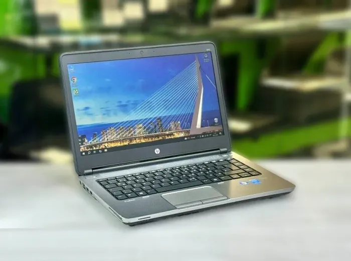 Ноутбук Б-клас HP ProBook 640 G1 / 14" (1366x768) TN / Intel Core i3-4000M (2 (4) ядра по 2.4 GHz) / 8 GB DDR3 / 120 GB SSD / Intel HD Graphic 4600 / WebCam / DVD-RW / Win 10 б/в - зображення 2