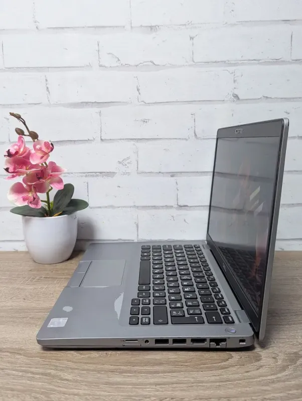 Ультрабук Б-клас Dell Latitude 5411 / 14" (1920x1080) TN / Intel Core i5-8365U (4 (8) ядра по 1.6 - 4.1 GHz) / 16 GB DDR4 / 256 GB SSD / Intel UHD Graphics / WebCam б/в - зображення 6