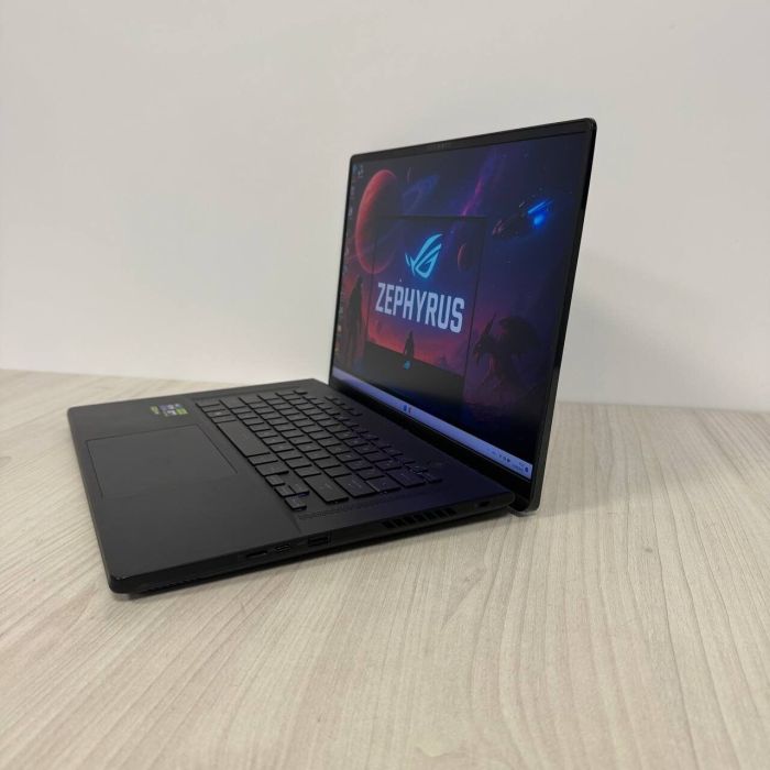 Ігровий ноутбук Б-клас Asus ROG Zephyrus M16 GU604VI / 16" (2560x1600) IPS / Intel Core i9-13900H (14 (20) ядер по 2.6 - 5.4 GHz) / 16 GB DDR5 / 1000 GB SSD NVMe / nVidia GeForce RTX 4070, 8 GB GDDR6, 128-bit / WebCam б/в - зображення 5