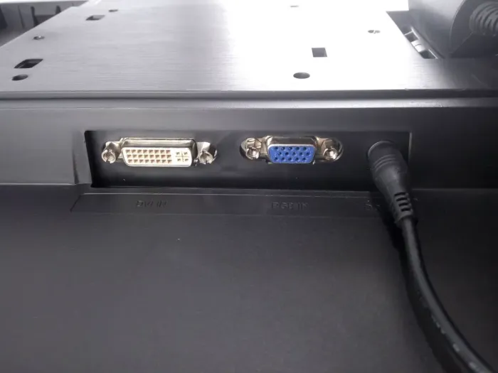 Монітор Samsung S22A200B/22" (1920x1080) TN/VGA, DVI/VESA 100x100 + Кабель живлення б/в - зображення 4