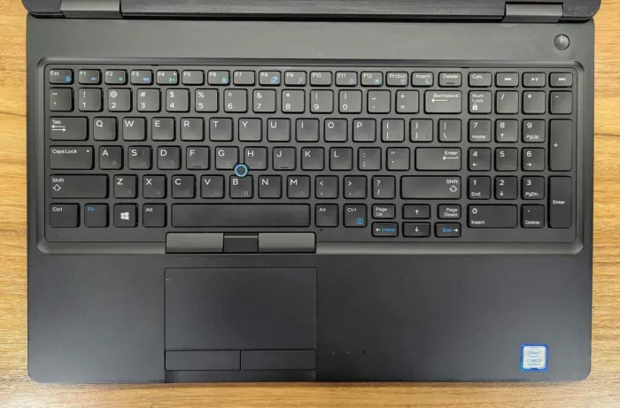 Ноутбук Dell Latitude 5590 / 15.6" (1920x1080) IPS / Intel Core i7-8650U (4 (8) ядра по 1.9 - 4.2 GHz) / 16 GB DDR4 / 512 GB SSD / nVidia GeForce MX130, 2 GB GDDR5, 64-bit / WebCam / HDMI / Windows 10 б/в - зображення 3