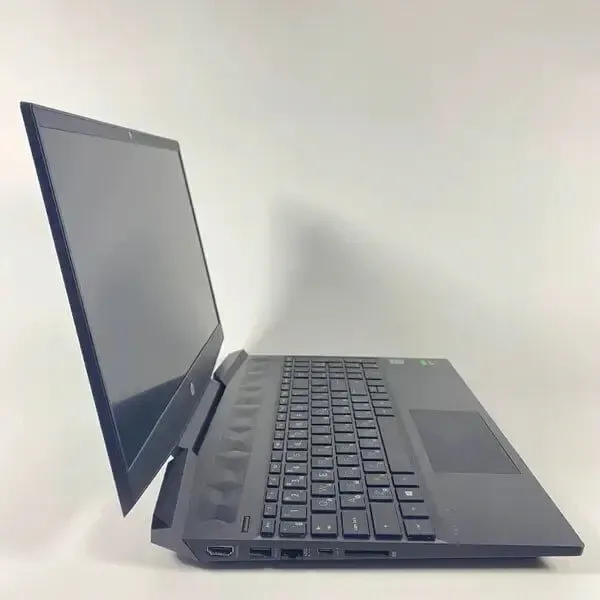 Ігровий ноутбук Б-клас HP Pavilion Gaming 15-dk0024u / 15.6" (1920x1080) IPS / Intel Core i7-8750H (6 (12) ядер по 2.2 - 4.1 GHz) / 16 GB DDR4 / 128 GB SSD + 500 GB HDD / nVidia GeForce GTX 1050, 3 GB GDDR5, 96-bit / WebCam / HDMI б/в - зображення 4